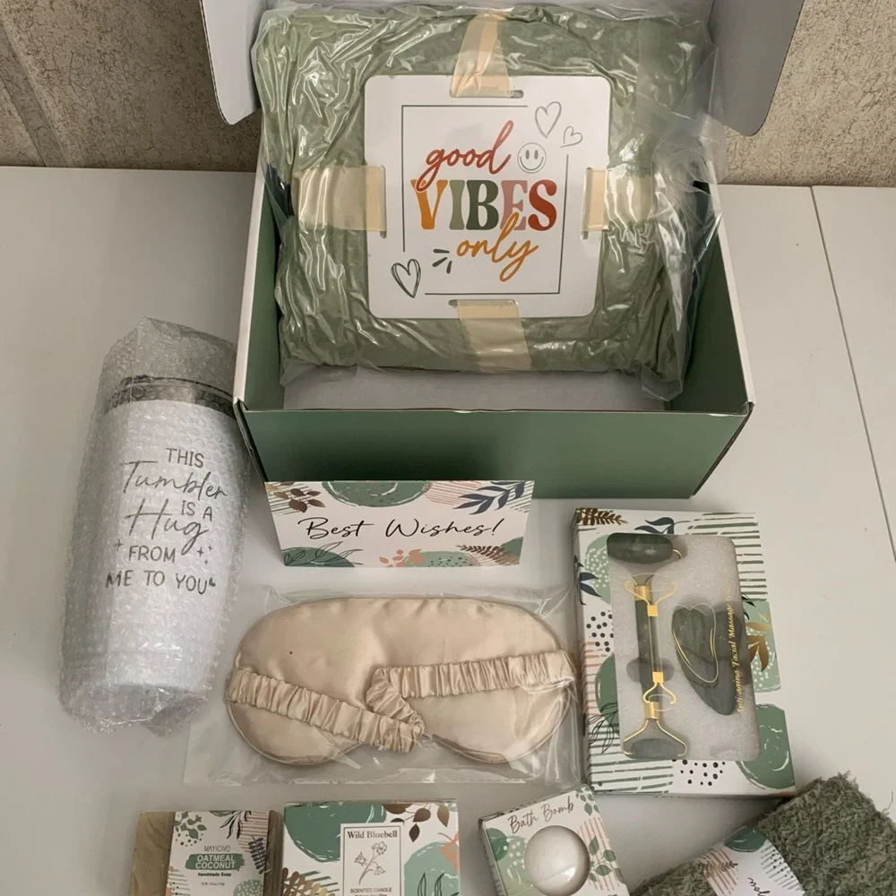 Mayicivo Christmas Birthday gift specialty for you Decorative Gift Box set New - Picture 1 of 15